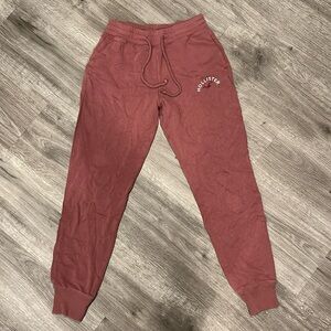 Hollister high-rise sweatpants. Size XS. Maroon
